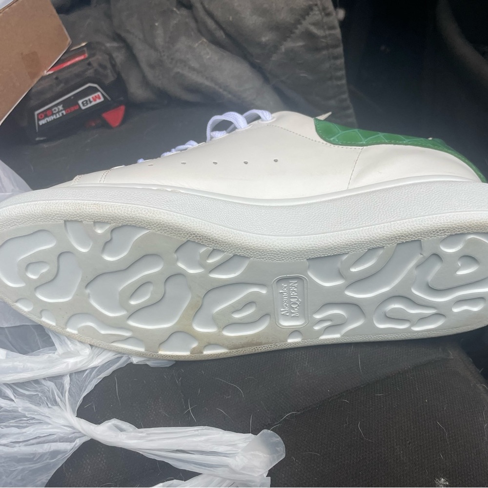 Alexander McQueen only use one time clean - Picture 2 of 4